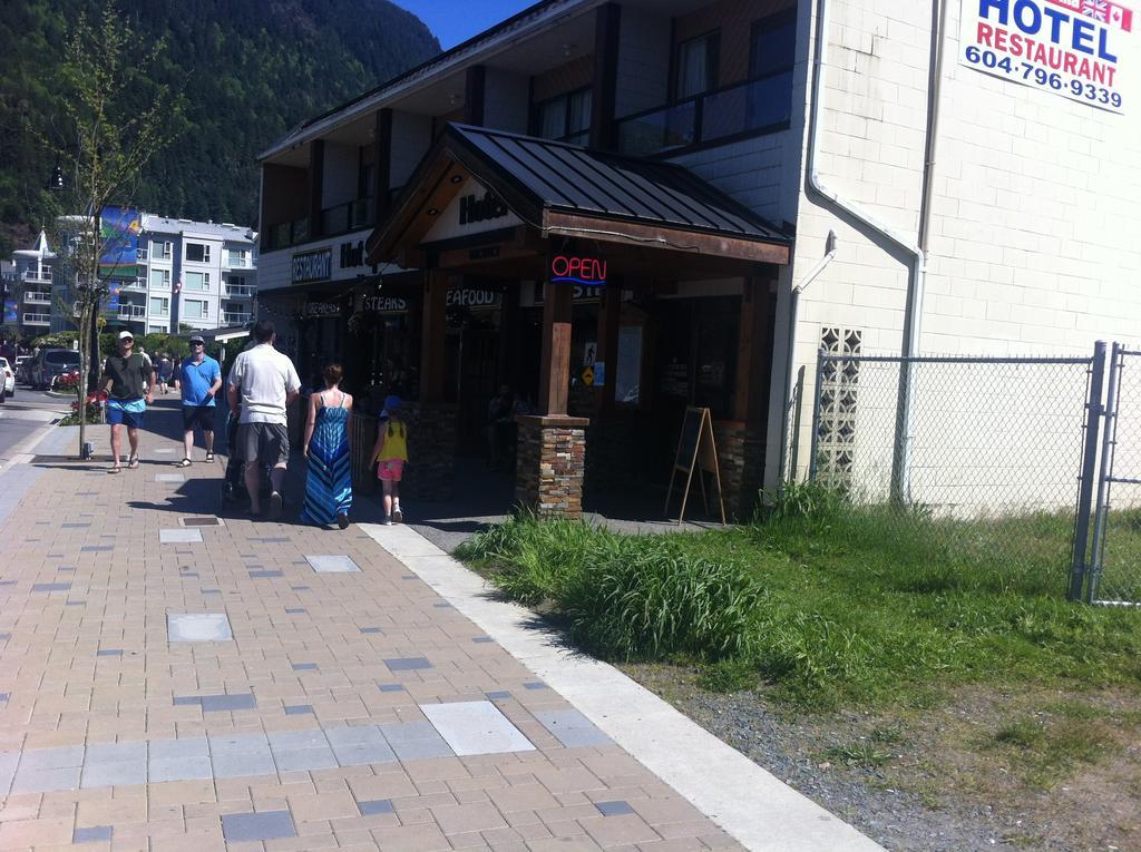 Spring Villa Hotel Harrison Hot Springs Exterior foto