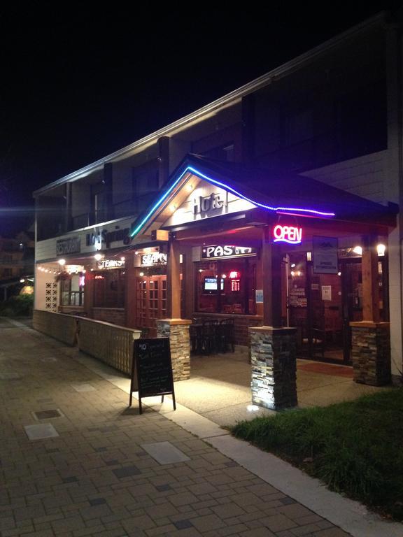 Spring Villa Hotel Harrison Hot Springs Exterior foto
