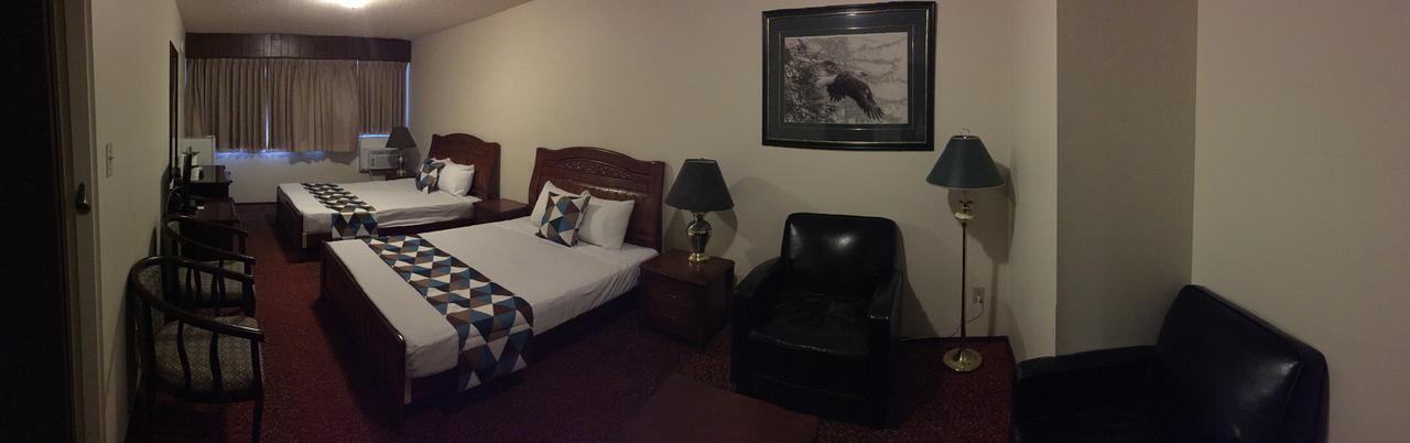Spring Villa Hotel Harrison Hot Springs Exterior foto